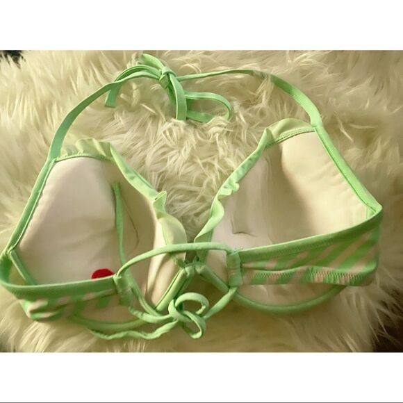 ✨ Victoria’s Secret Ruffle Halter Bikini Top✨ - Picture 5 of 6
